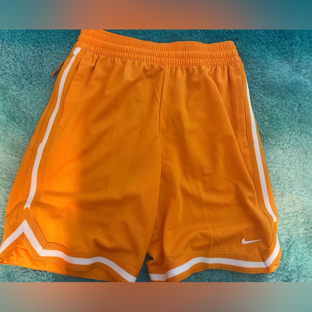 🔥NEW Nike DRI FIT DNA Basketball Shorts ORANGE Boys' Sz L *SEE PICS & DETAILS